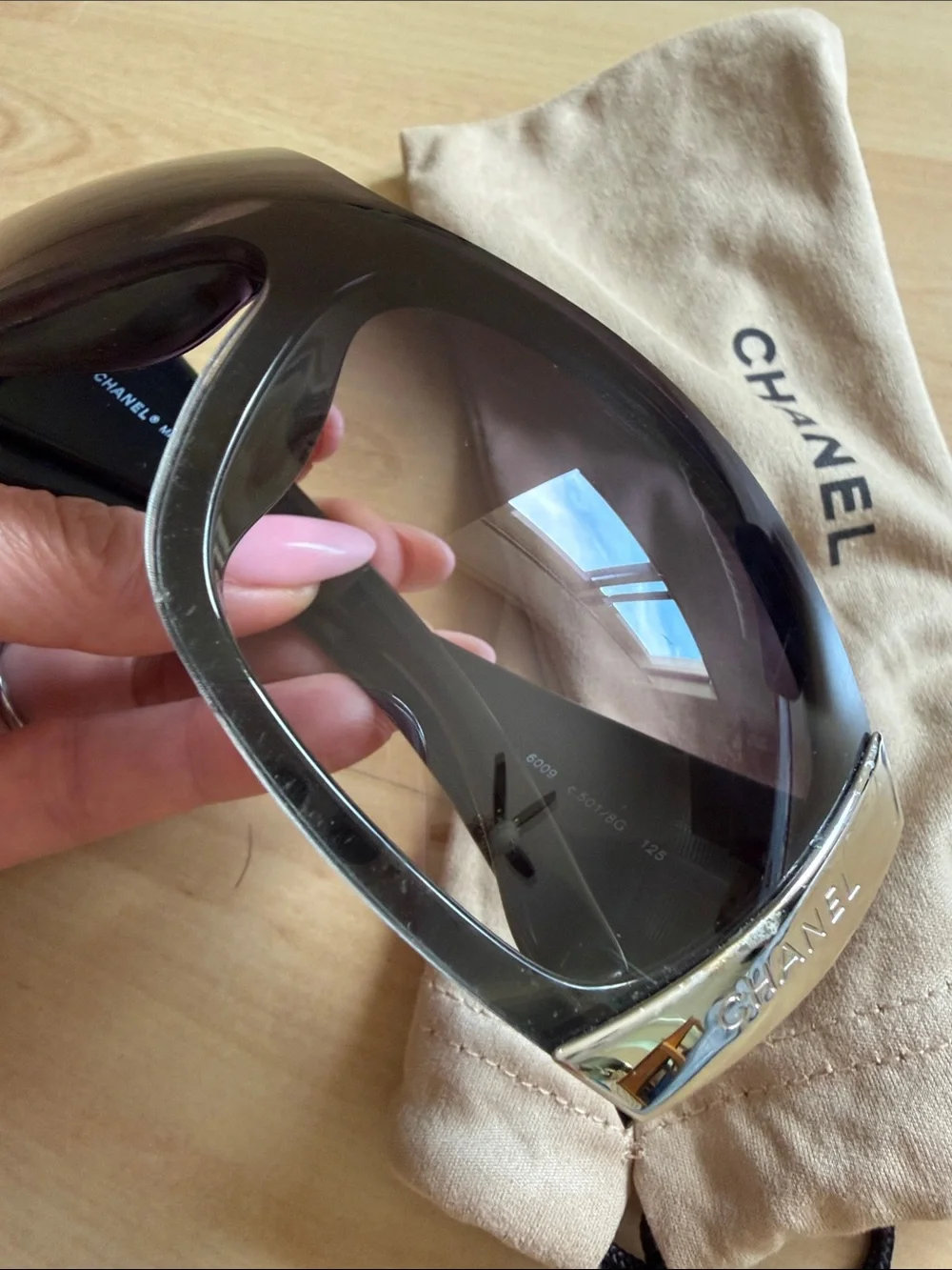 CHANEL authentic 6009
